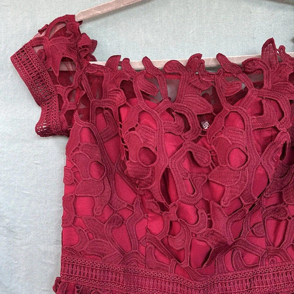 NWT Chi Chi London Bardot Neck Lace Crochet Design Midi Dress in Dark Red Sz 8 - Picture 2 of 8